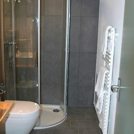 페리엔보눙 우프 닥터 리비 * 그린델발트